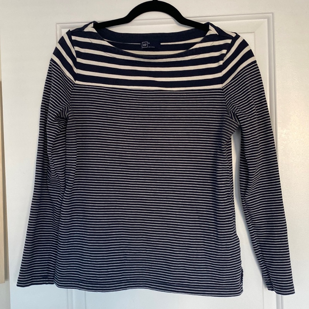 Gap blue and white long sleeve size M